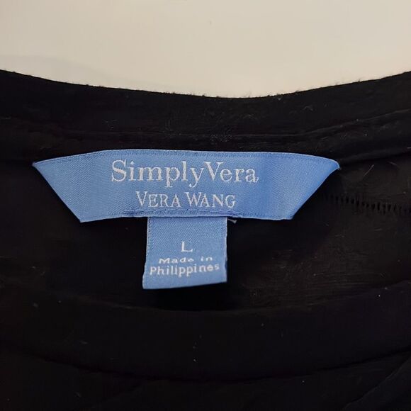 SIMPLY Vera Vera Wang short sleeve black T-shirt with wavy exposed seam design. - Picture 7 of 11
